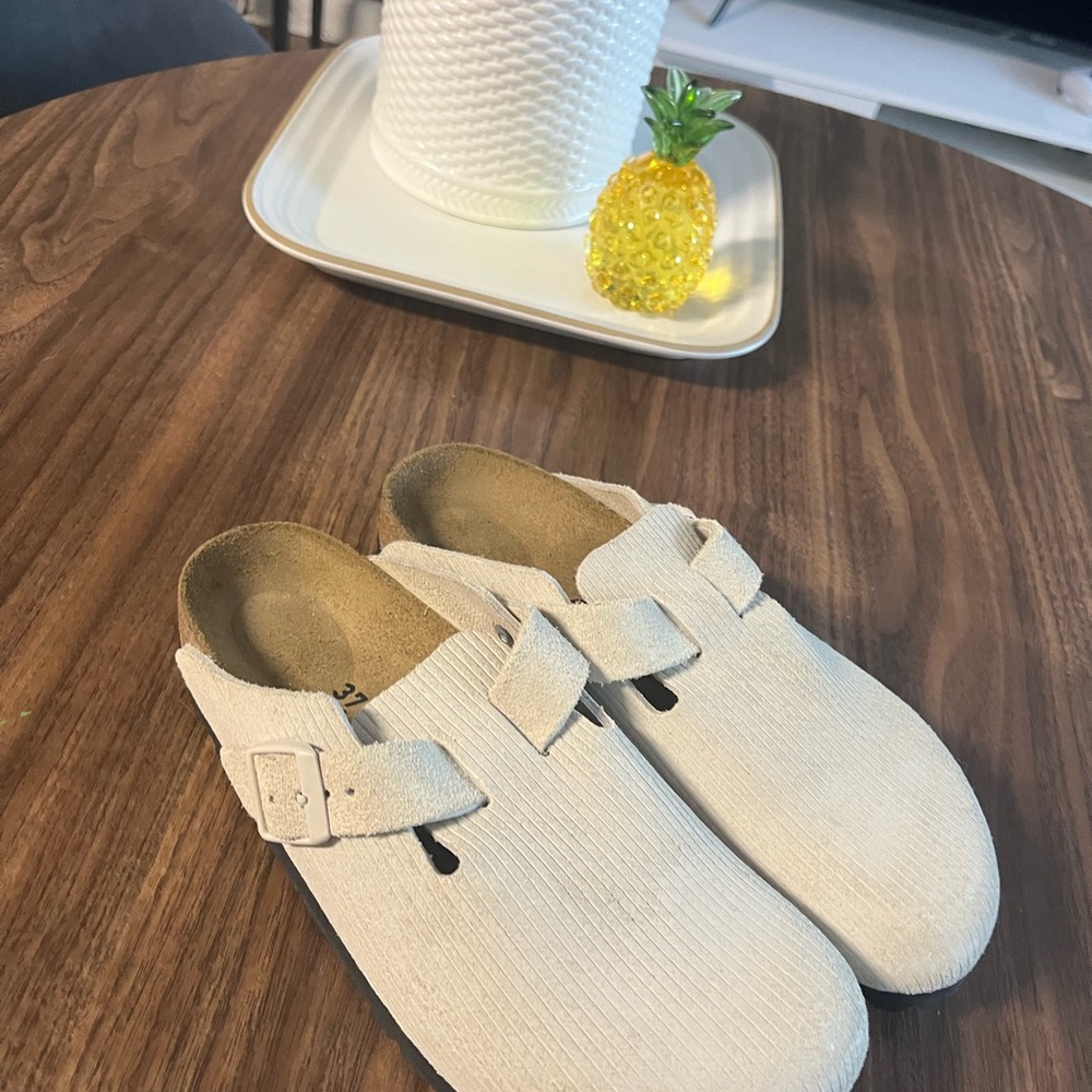 Women size 6 Beige Corduroy Birkenstocks Clogs - Picture 2 of 5